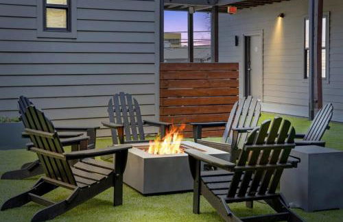 CozySuites TWO Stylish Music Row Condos with parking - Foto 39