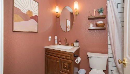 River Fun Awaits Pool, Putting Green, Arcade and More, Sleeps 8 - Foto 2, Shower