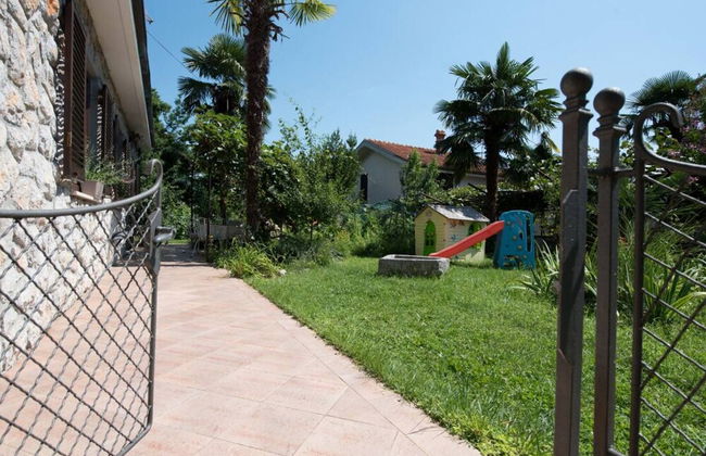 Green Garden Oasis - Photo 27