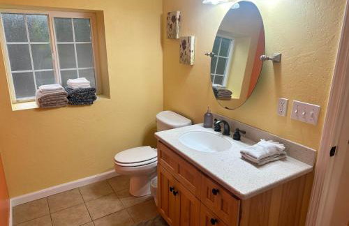 Medford Home And 2 Condos With Pool - Photo 46