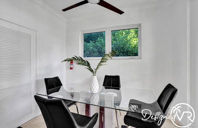 Amazing 7 BR Villa With Heated Pool Near the Beach - Photo 80