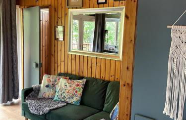 Belle 2 bedroom log cabin with hot tub, forest and loch - Foto 31