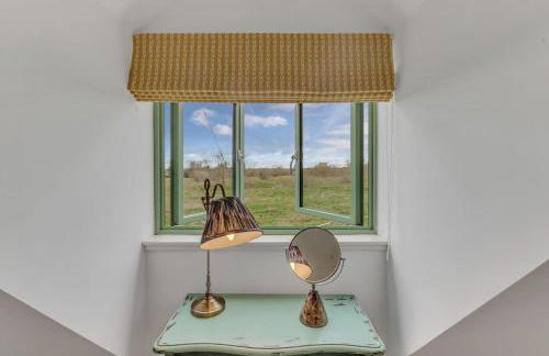 Honeysuckle Cottage - Hot Tub Packages Available - Photo 18