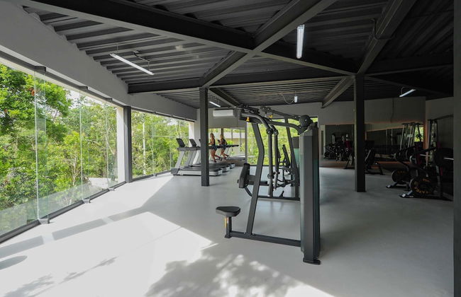 Beautiful Jungle Loft With Rooftop Pool and Gym - Photo 27