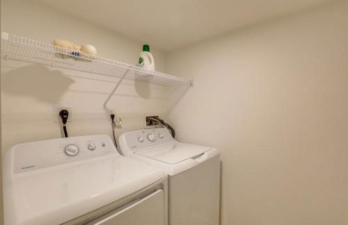 3 Mi to Minute Man NHP Summer St Retreat and Deck - Foto 21