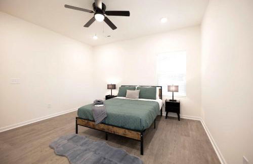 4 Min to Downtown - 10 to Elon - Washer and Dryer - Foto 20