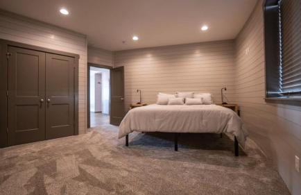 East Cabin- Yellowstone Family Retreat- Sled Hill - Foto 15