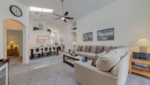 545 -Beautiful 4 Bed Home with Sparkling Pool and Games Room - Foto 2