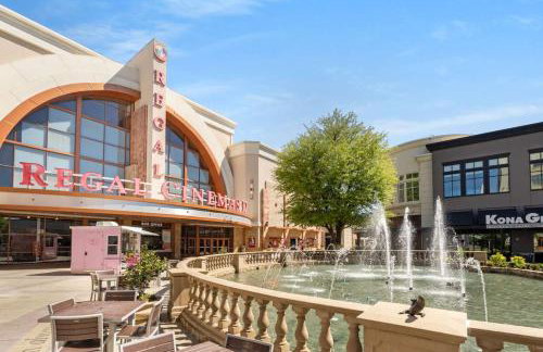 Stroll to Downtown Alpharetta AND Avalon Shops - Foto 34