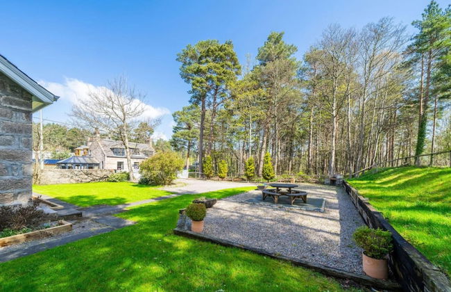 Station Cottage Dinnet Aboyne Aberdeenshire - Photo 3