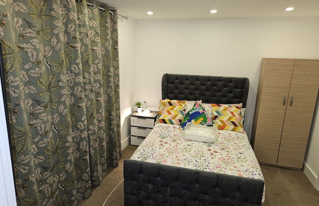 1 Bed Flat - Sleeps 2 - Parking - Garden - Foto 1