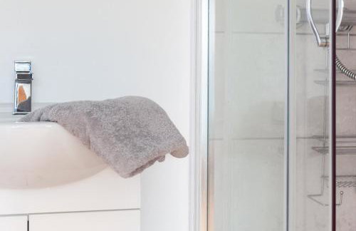 Modern Beach House overlooking the Sea - Foto 32