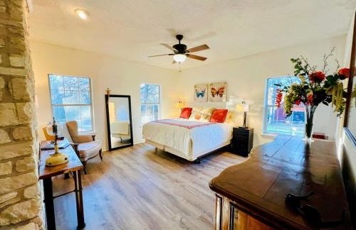 Gated Estate Escape! Three BR - Foto 9