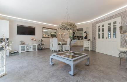 Ferienhaus Cottbus, Garage, große Sonnenterrasse, Kamin, 4 Zimmer, Ankleidezimmer - Foto 1