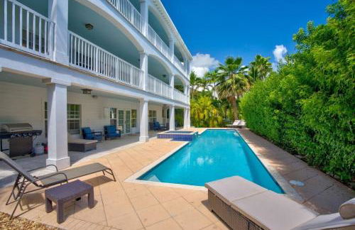 Oceanside Manor- Expansive Waterfront Pool Home, 30' Dock - Foto 2