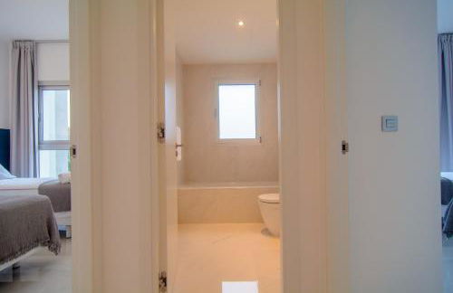 Belaire 4 bedroom apartment - Photo 24