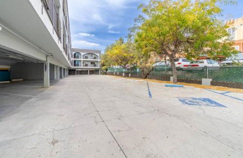 Stylish-Serene Midtown Getaway: Retreat for Two - Foto 12