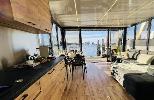 Hausboot mit Motorboot - Foto 13