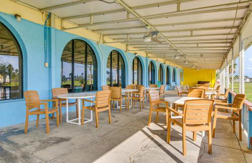 Furnished Deck Waterfront Port Isabel Cottage! - Foto 26