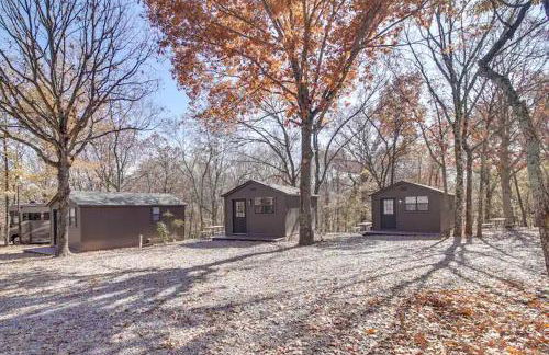 Serene Woodland Studio Retreat with Outdoor Amenities, Near Fishing, Hiking & Gentry, AR - Foto 14