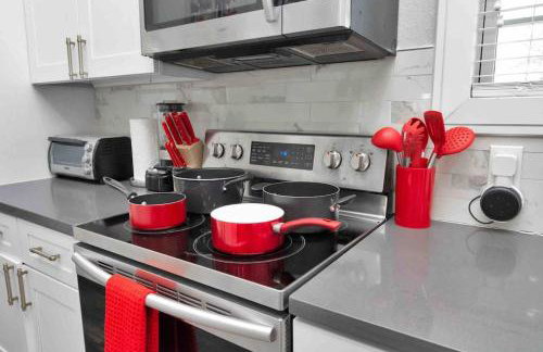 Prolific Red Luxe: Private Deck + Stylish Living - Photo 35