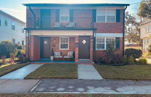 The whole shebang! A duplex and its guesthouse. - Foto 1