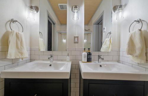 Luxurious Poconos Retreat - Hot Tub, Sauna, Games - Foto 30