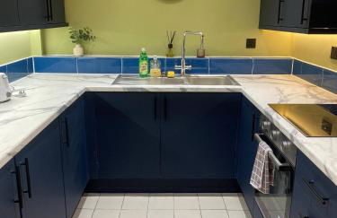 Modern Central Manchester Condo Next To AO Arena - Parking - Local Attractions - Foto 9