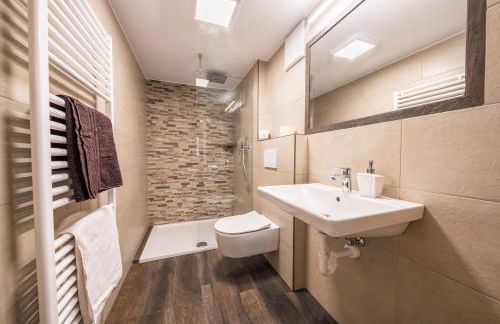 Jogglanderhof - Wasserfall - Foto 13