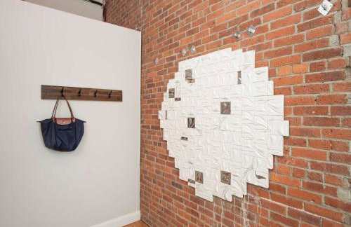 Jennifer's Historic Riverfront Loft City Views - Foto 35