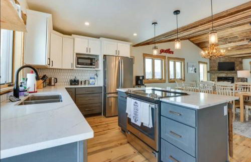 Luxe Cabin w/Hot Tub and Amazing Views - Foto 11