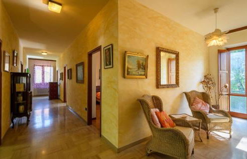 Amazing Apartment In Montefelcino - Photo 22