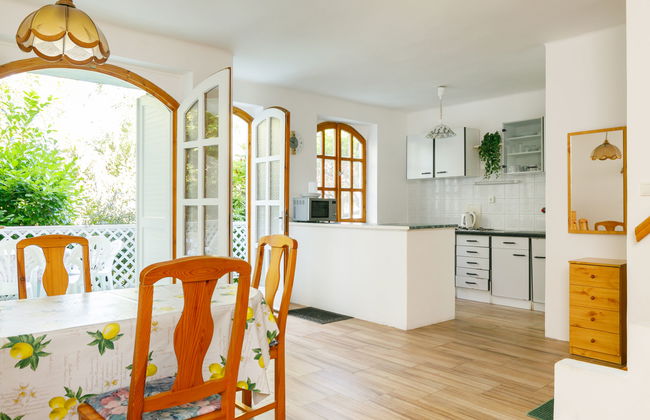 4 bedroom House in Siófok with garden and terrace - Photo 4