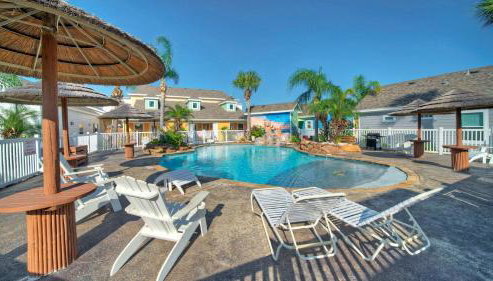 16 Palms by Avantstay Luxury Getaway, Backyard Oasis Pool & Playscape Access - Foto 3, Other