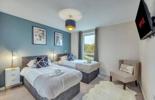 Beautiful Canal Side Apartment - City Centre - Balcony, Secure Parking, Self Check-In, Fast WiFi and Smart TV with Sky TV and Netflix by Yoko Property - Foto 9