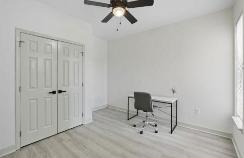 Contemporary 2BR2BA with Great Amenities - Foto 4