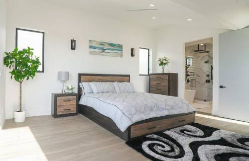 Modern Paradise - walk to beach- sleeps 10 - Foto 22