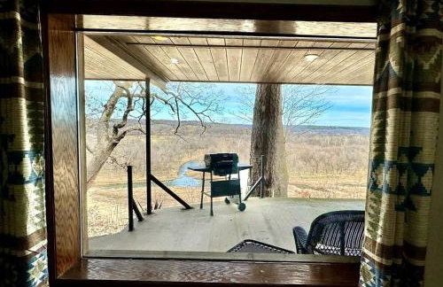 Secluded Riverfront Cabin with Bluff Views, Gated Privacy & Scenic Trail Access in Tahlequah, Oklahoma - Foto 19