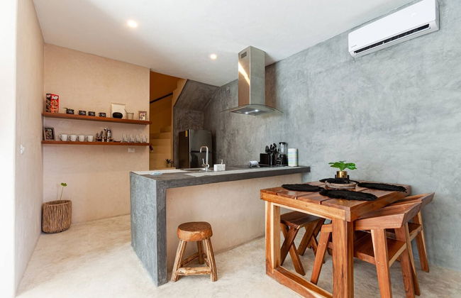 Magical Ph In Town Wprivate Rooftop Glass Tub - Photo 27