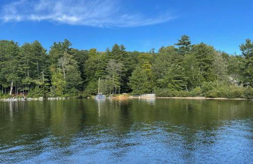 The Den Raymond Home with 200 Feet of Sandy Beach! - Foto 25
