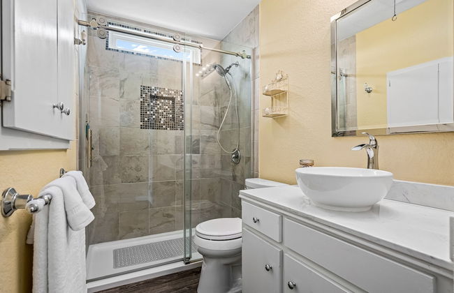 Bearfoot Bungalow by Miss Kitty’s - Photo 16