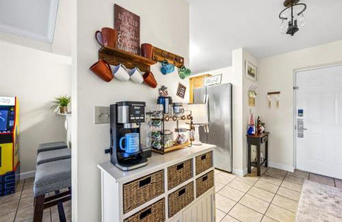 Smoky Mountain View Condo- Hot Tub, Indoor Pool, Walking Path, Playground - Foto 24