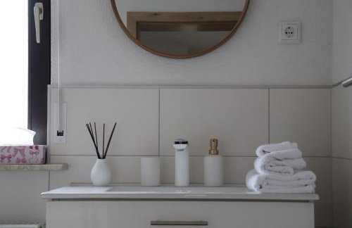 Ferienwohnung mit Schminktisch 2OG - Photo 5