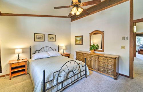 Quiet Home with Graeagle Meadows Golf Course View! - Foto 26