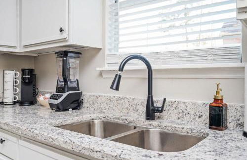 Chic 3BR-2BA Decatur Retreat with Stylish Decor - Foto 15