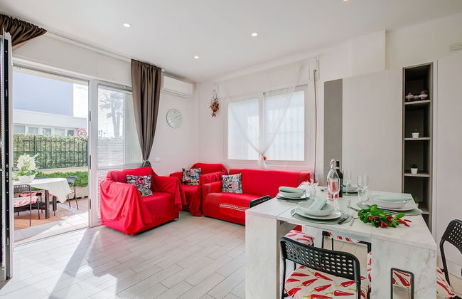 Serafina Beach House - Photo 2