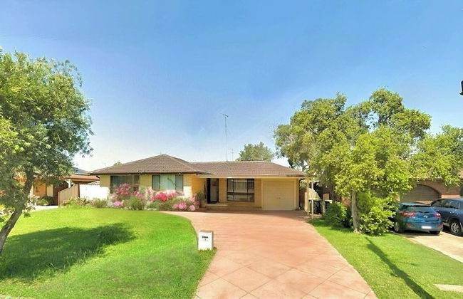 Cheerful 4 Bedroom with free Parking - Foto 4