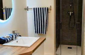 Aux portes de la plage, entièrement rénovés, climatisation, wifi, Parking gratuit, linge de maison fournit, ménage en fin de séjour compris - Foto 28