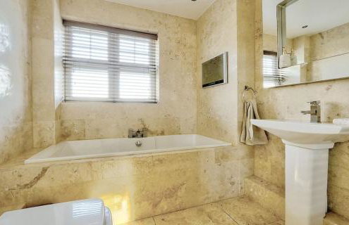 Luxury Stay In Heart Of Nunthorpe by GR Estates - Photo 13