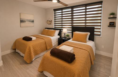 Modern Miami Home l Sleeps 12 l Free Parking - Photo 46